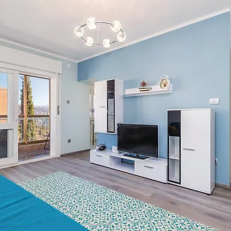 Jane Апартаменты *